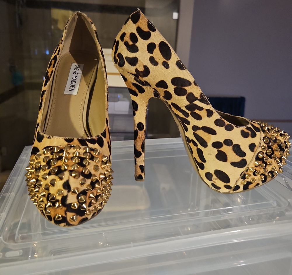 Steve Madden Tan and Black Spiked Heels
